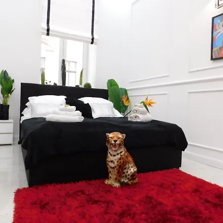 The Wonder Deer Next To The Opera Self Check-in Apartament