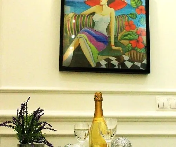 The Wonder Deer Next To The Opera Self Check-in Apartament