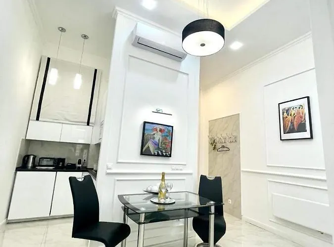 The Wonder Deer Next To The Opera Self Check-in Apartament *