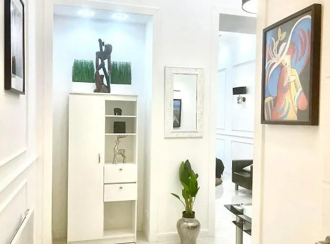 The Wonder Deer Next To The Opera Self Check-in Apartament *